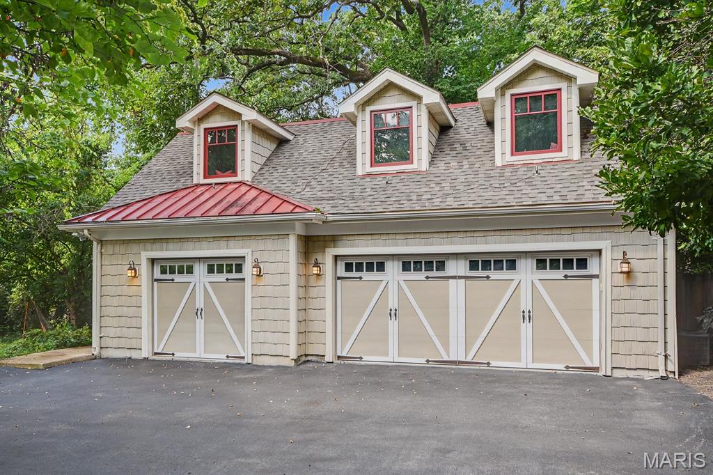 111 Edwin Avenue