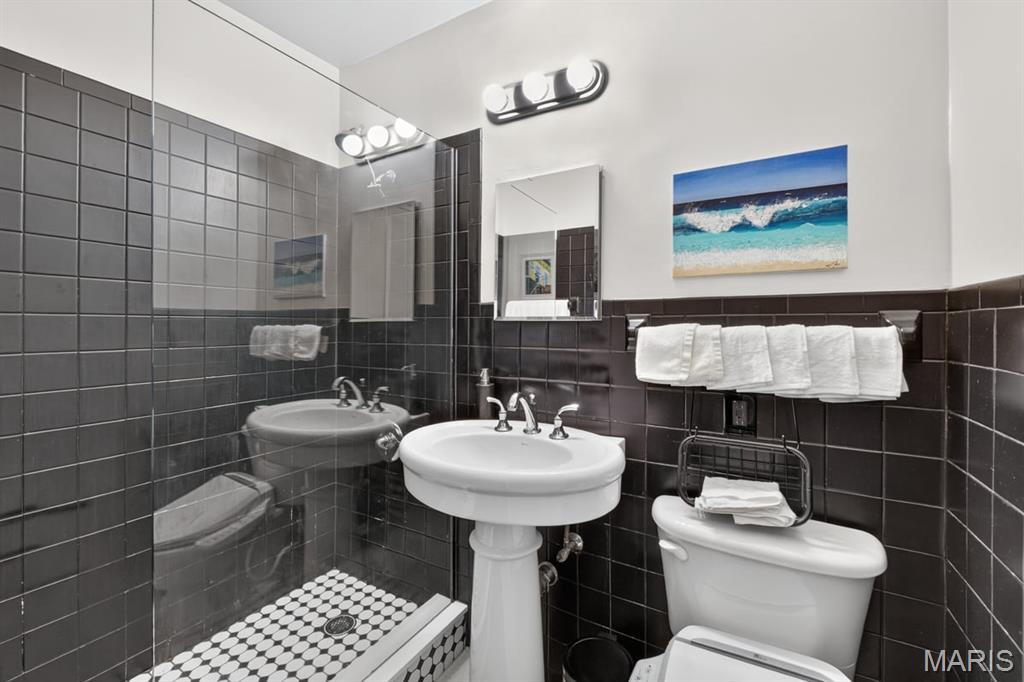 4466 W Pine Boulevard Unit: 14C