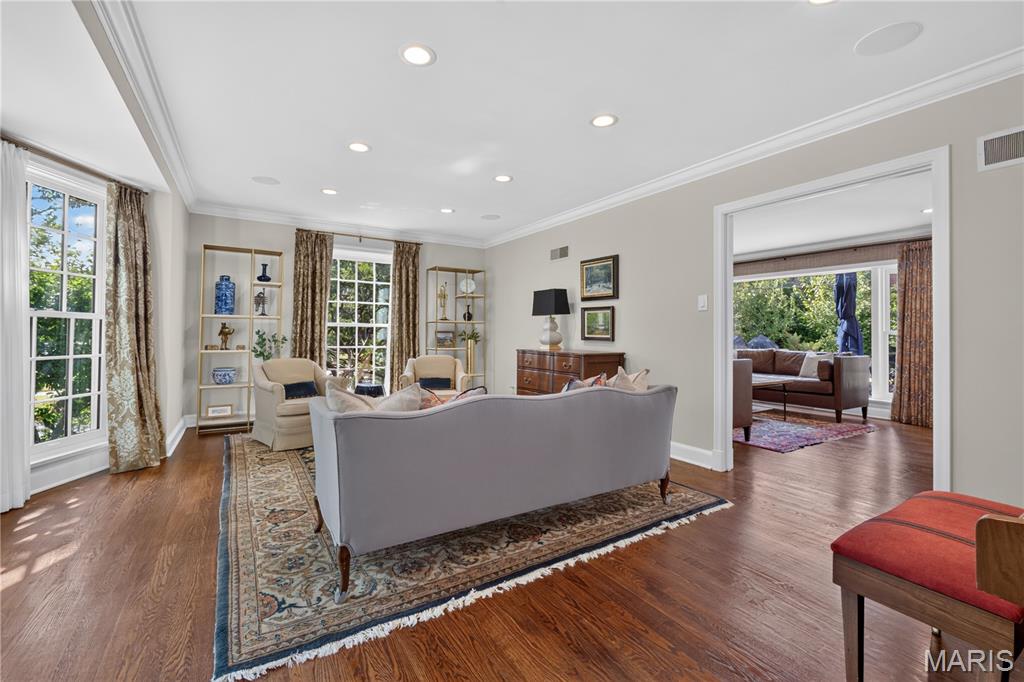 8001 Watkins Drive