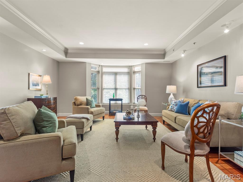 540 North and South Unit: 204