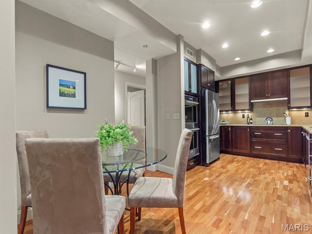 540 North and South Unit: 204