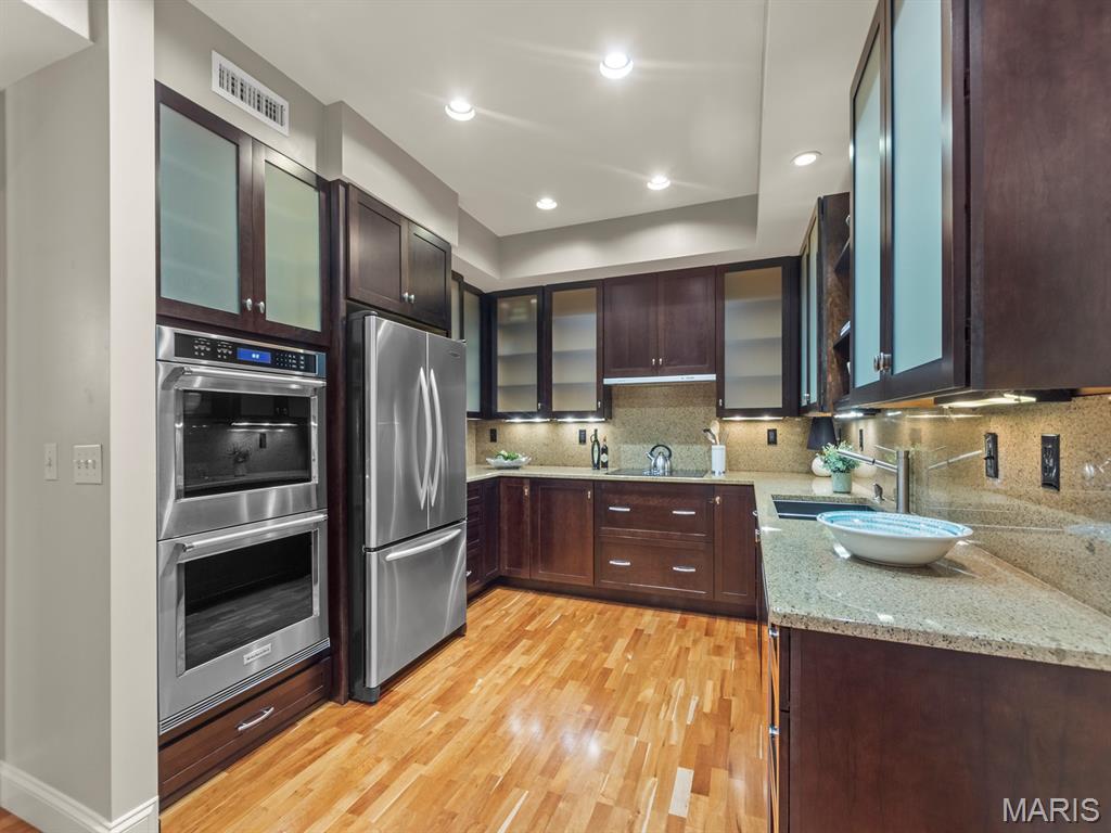 540 North and South Unit: 204