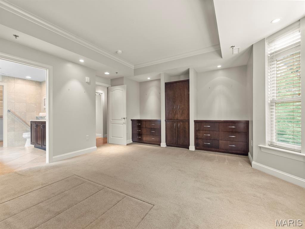 540 North and South Unit: 204