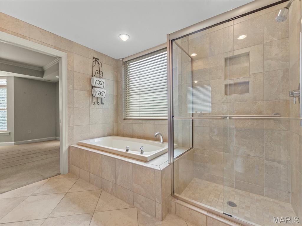 540 North and South Unit: 204