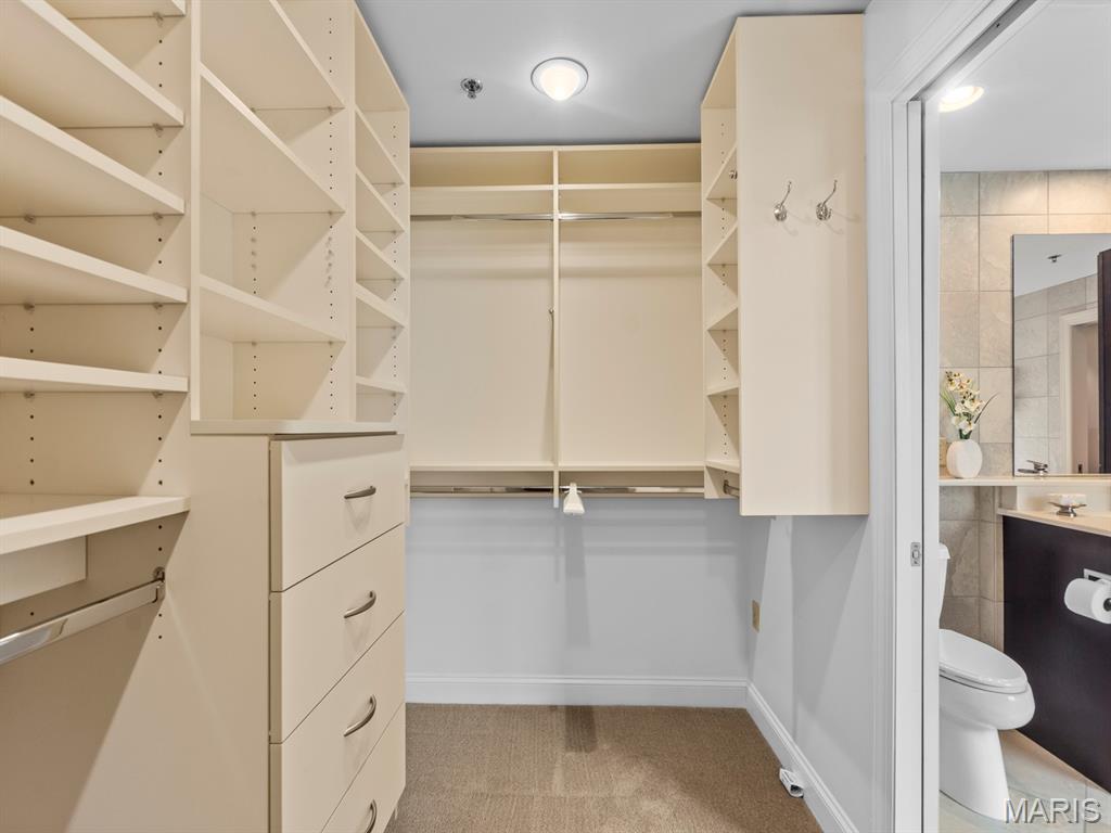 540 North and South Unit: 204
