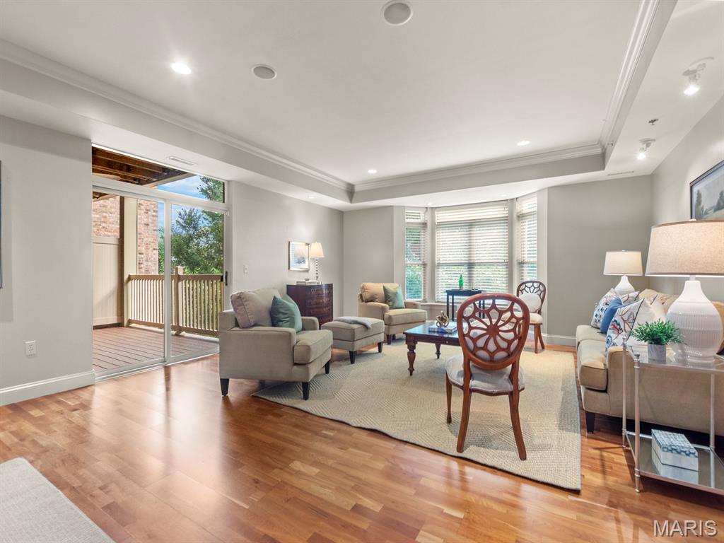 540 North and South Unit: 204