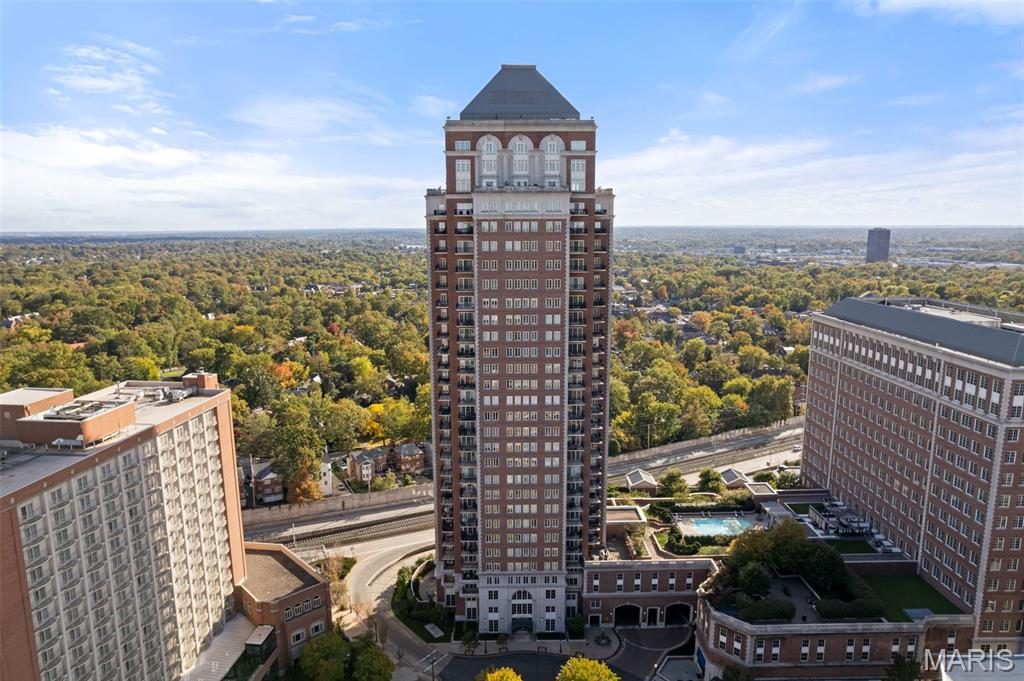 150 Carondelet Plaza Unit 403 Clayton Mo Us 63105 Mis26060617