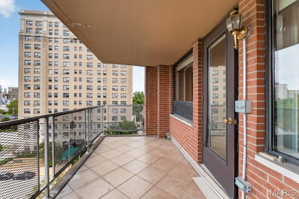 4466 W Pine Boulevard Unit: 8C