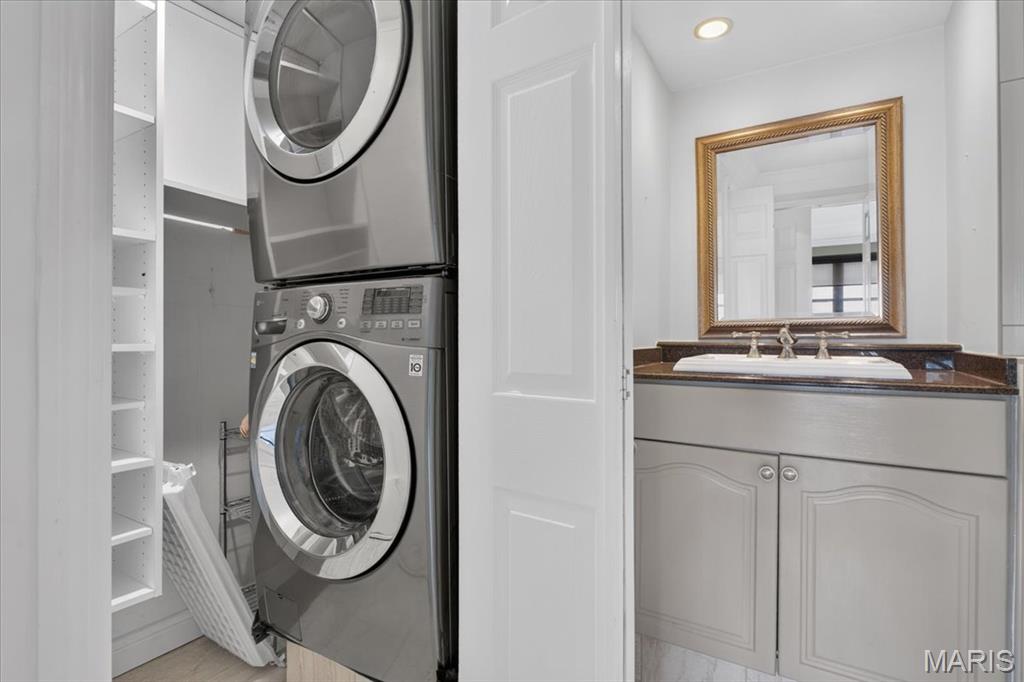 4466 W Pine Boulevard Unit: 8C