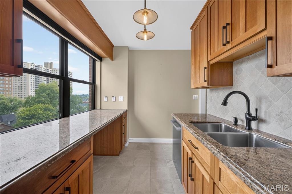 4466 W Pine Boulevard Unit: 8C
