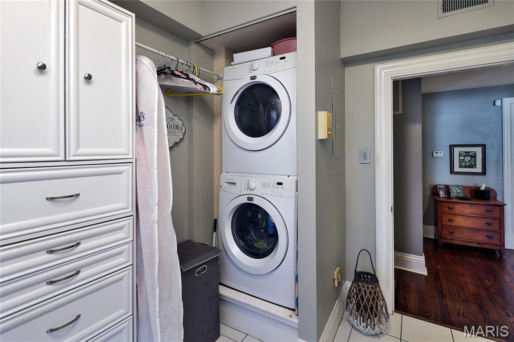 4943 Laclede Avenue Unit: 1W