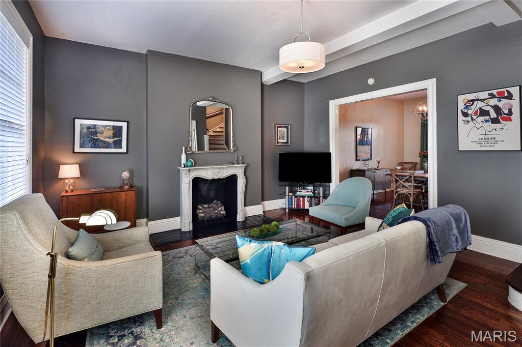 4943 Laclede Avenue Unit: 1W
