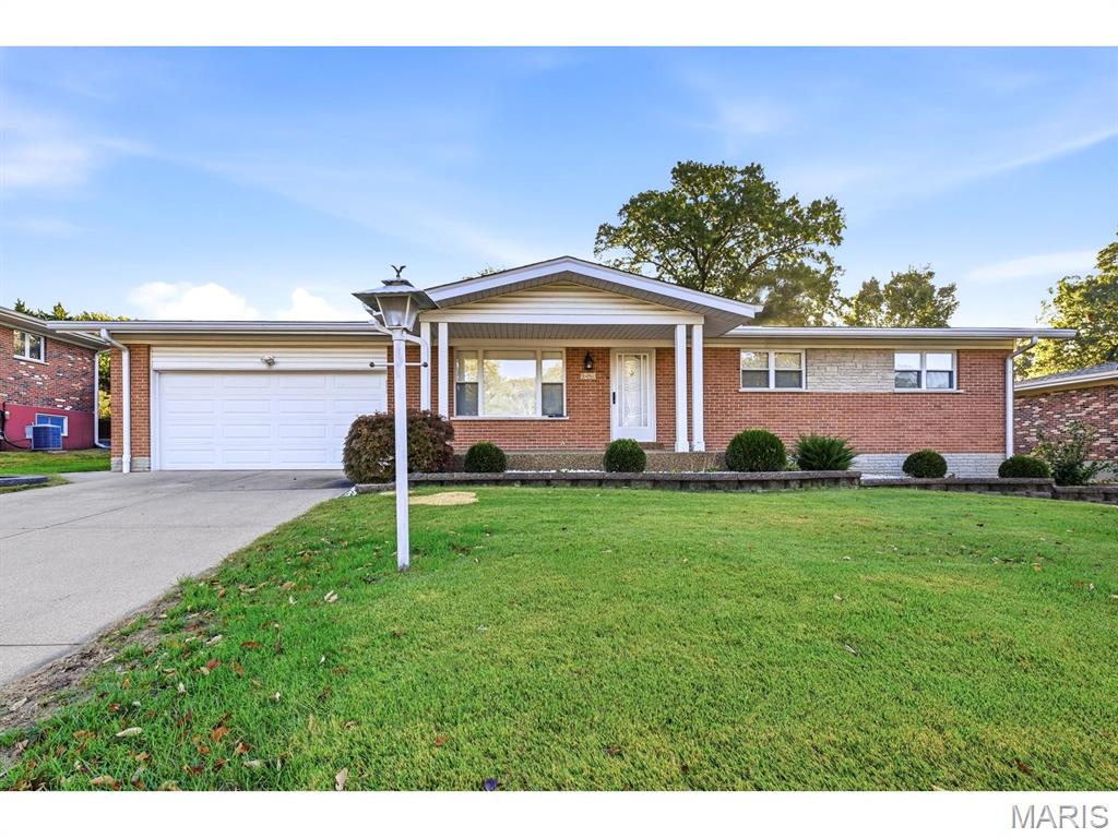 9480 Rosebay Drive Crestwood Mo Us 63126 Mis26064657