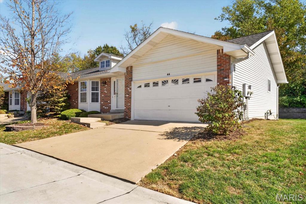 44 Rue De Paix 41 Lake St Louis Mo Us 63367 Mis26064937