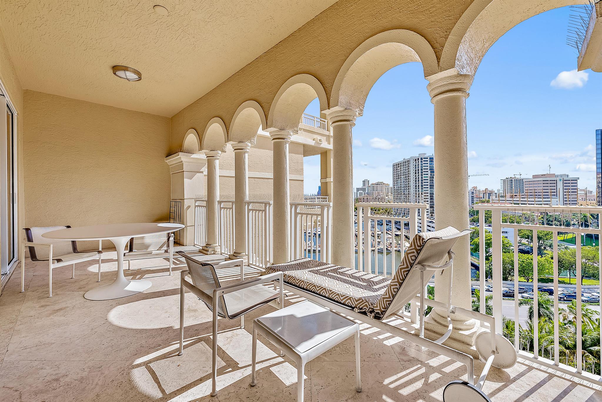 622 N Flagler Drive 803