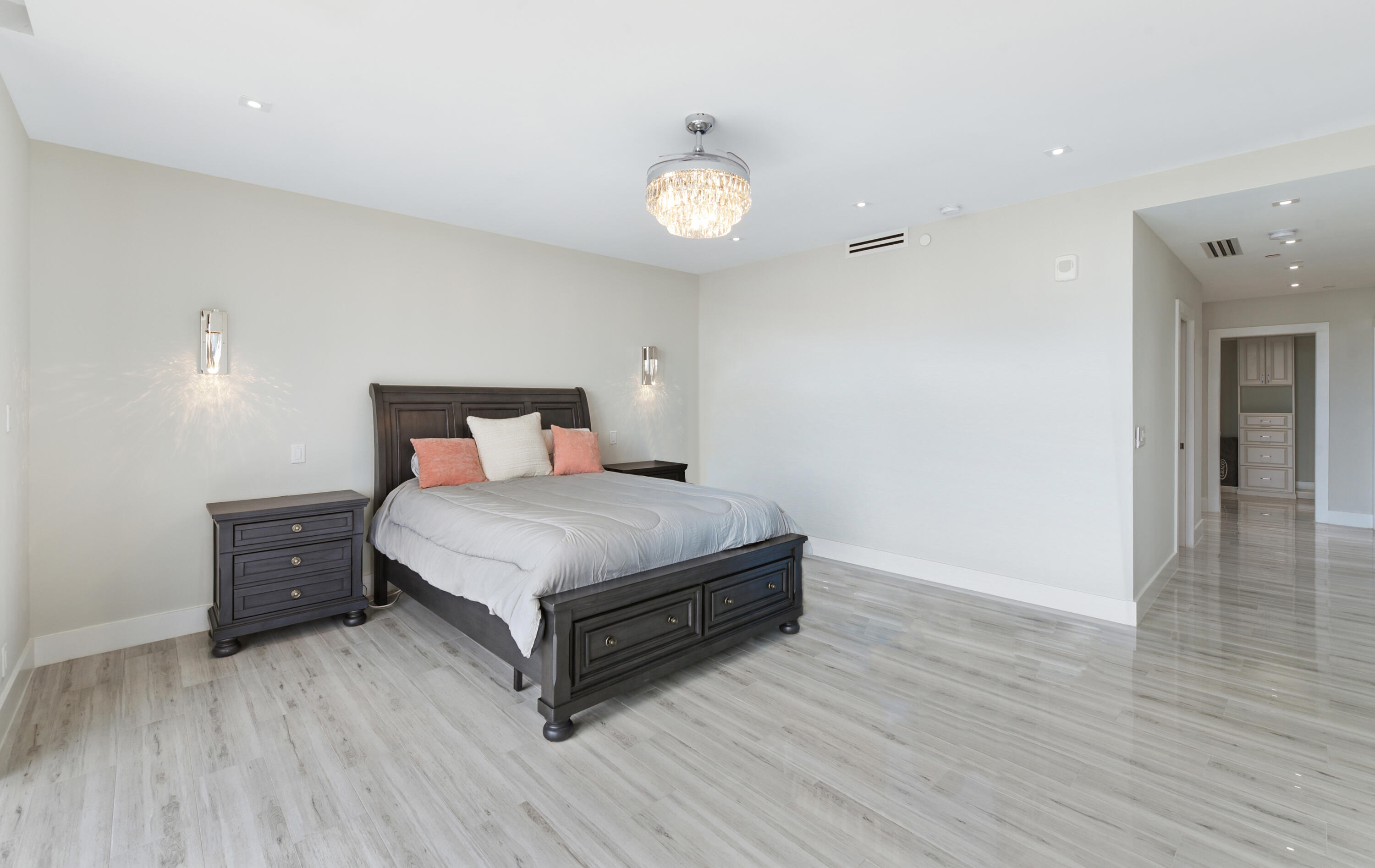 2427 Presidential Way Ph3