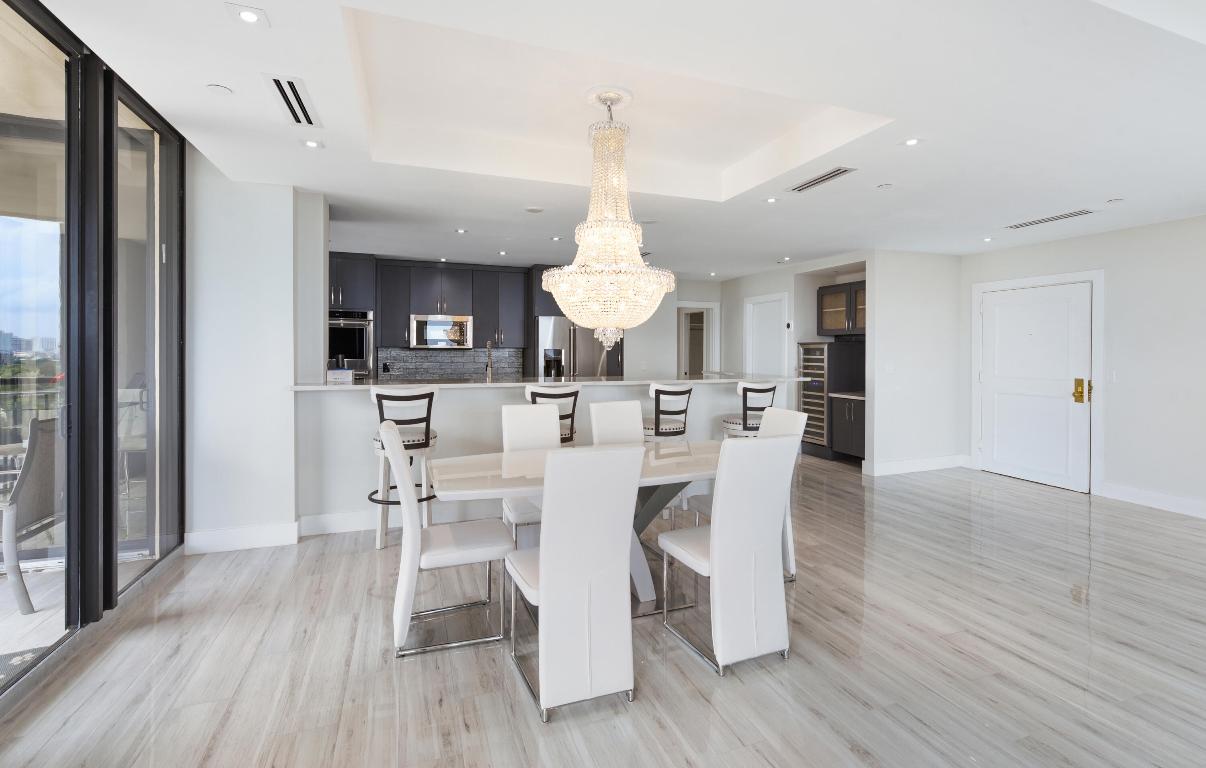 2427 Presidential Way Ph3