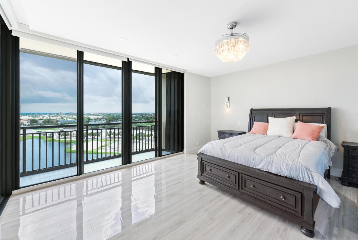 2427 Presidential Way Ph3