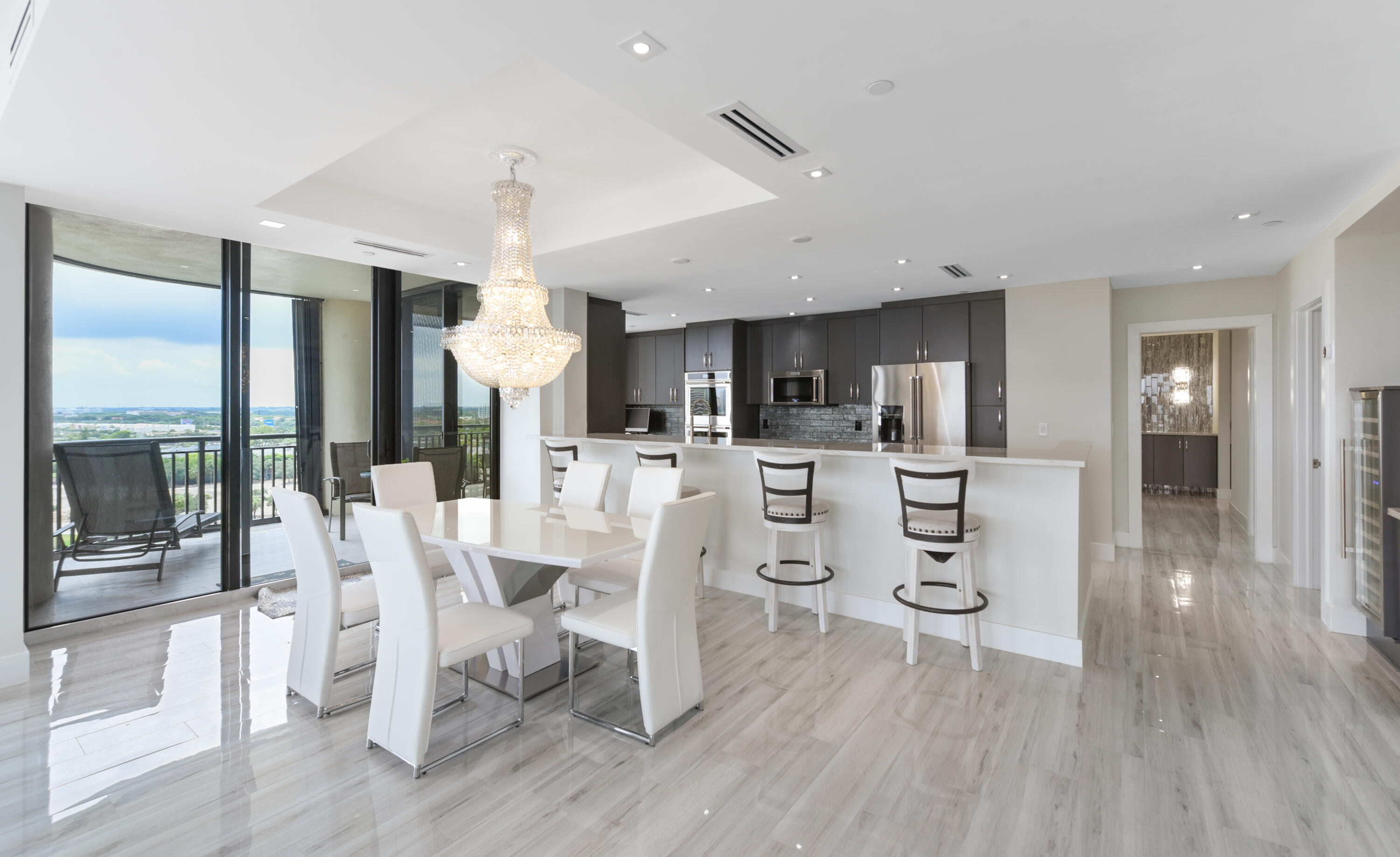 2427 Presidential Way Ph3