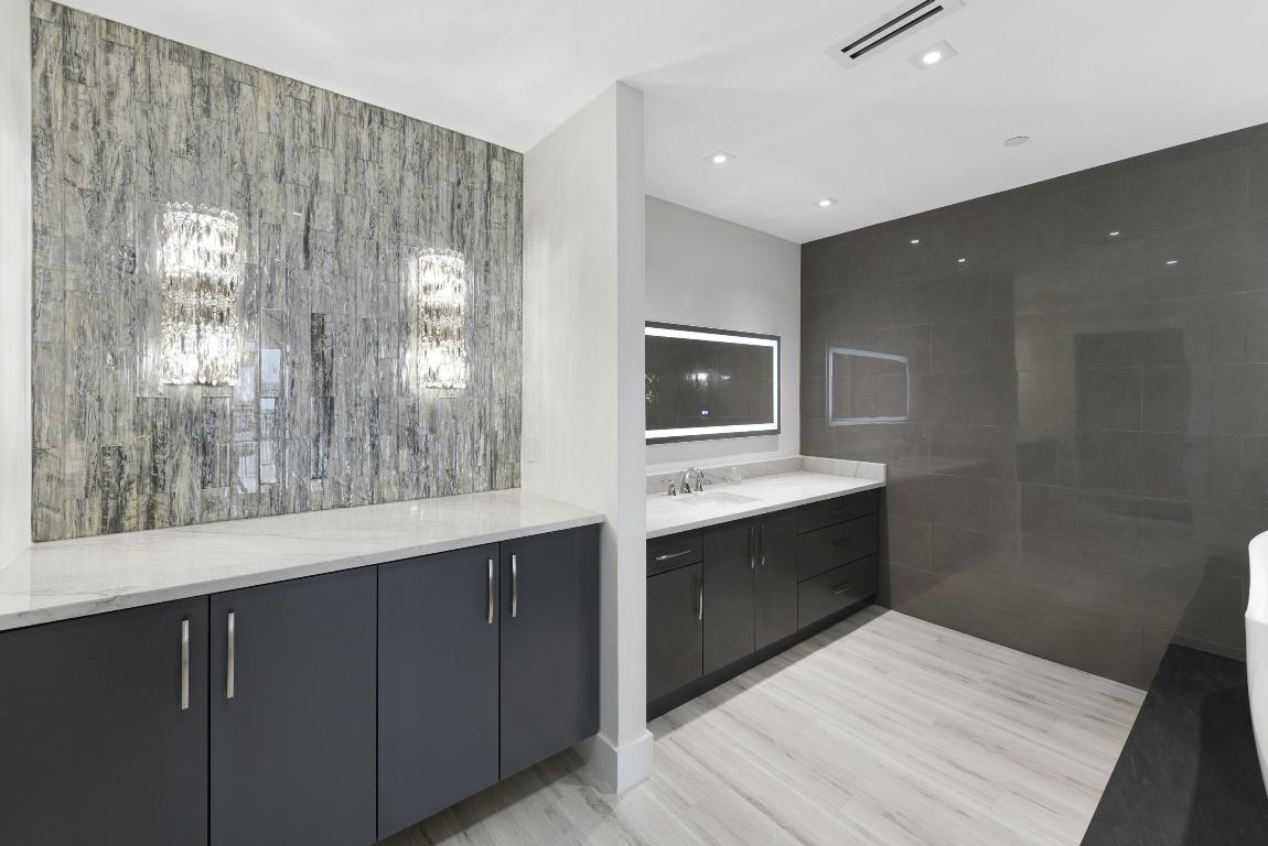 2427 Presidential Way Ph3