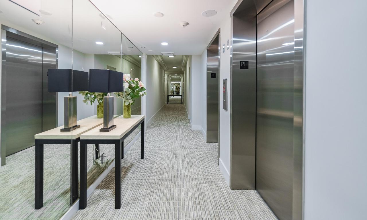 2427 Presidential Way Ph3