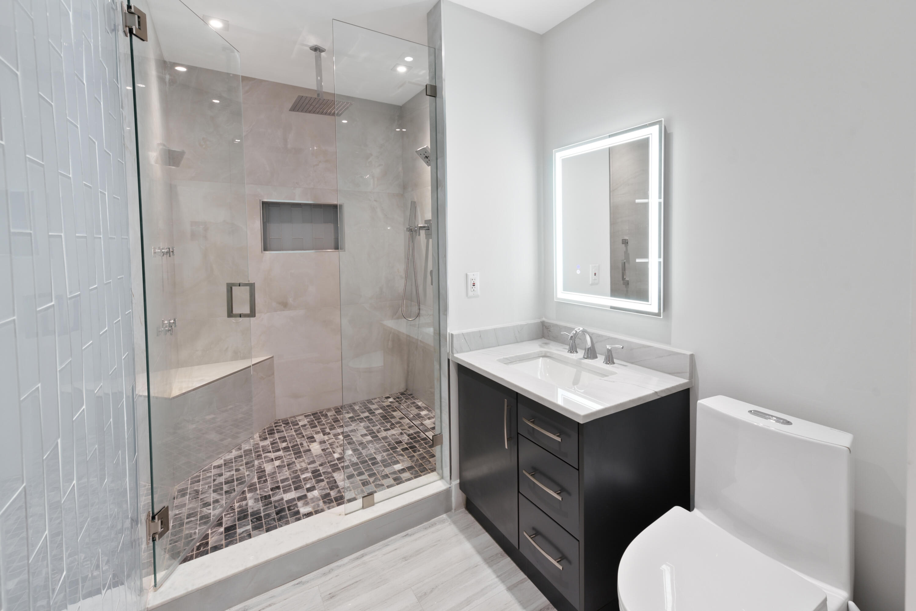 2427 Presidential Way Ph3