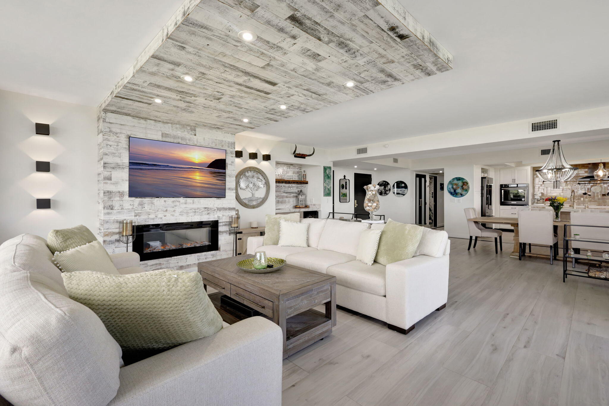 2427 Presidential Way 802