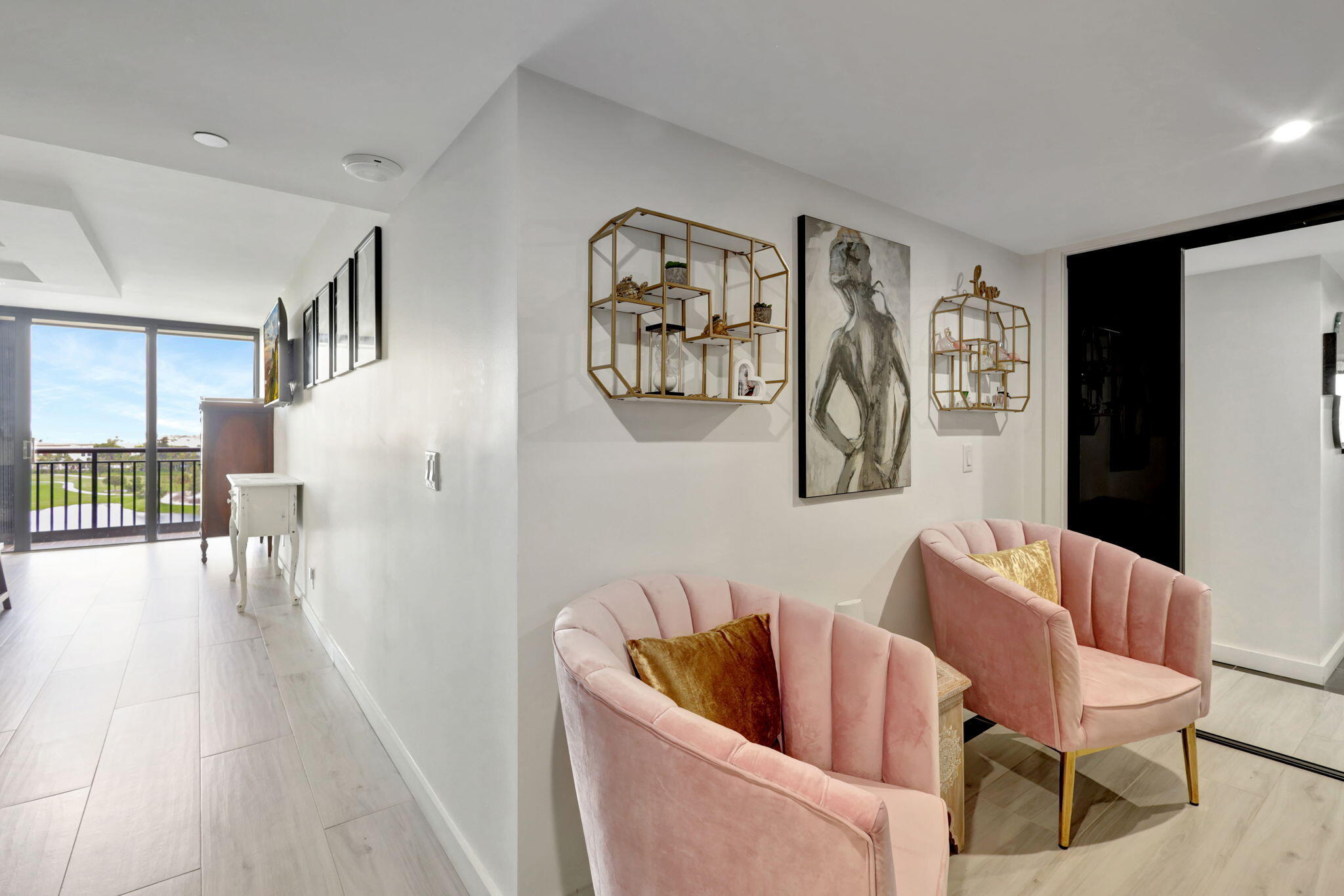 2427 Presidential Way 802