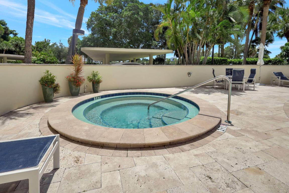 2427 Presidential Way 802