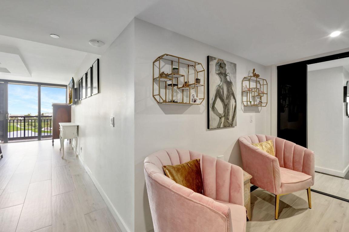 2427 Presidential Way 802