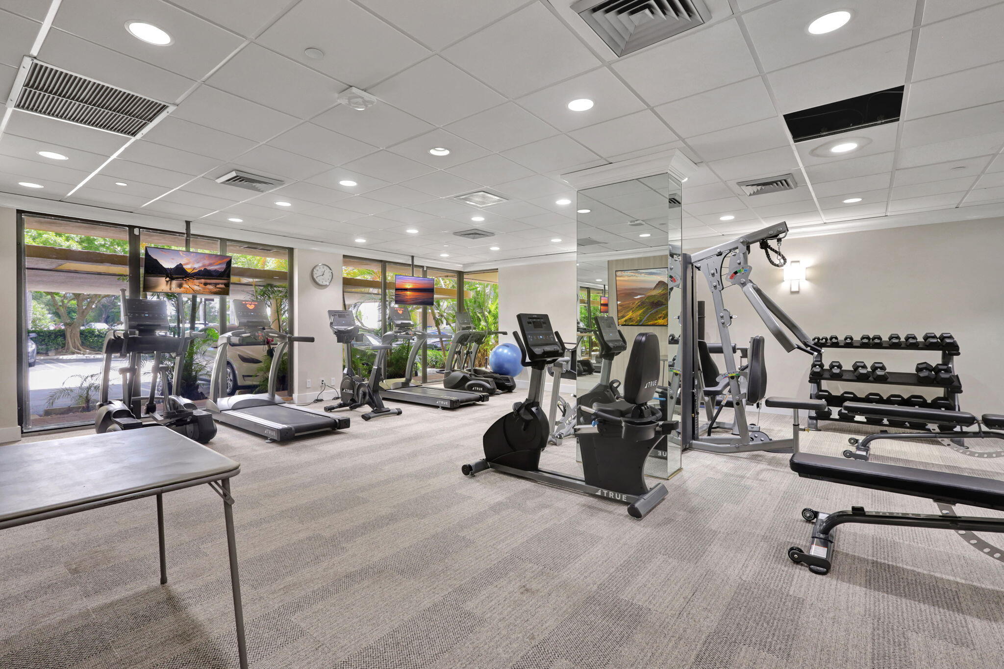 2427 Presidential Way 802