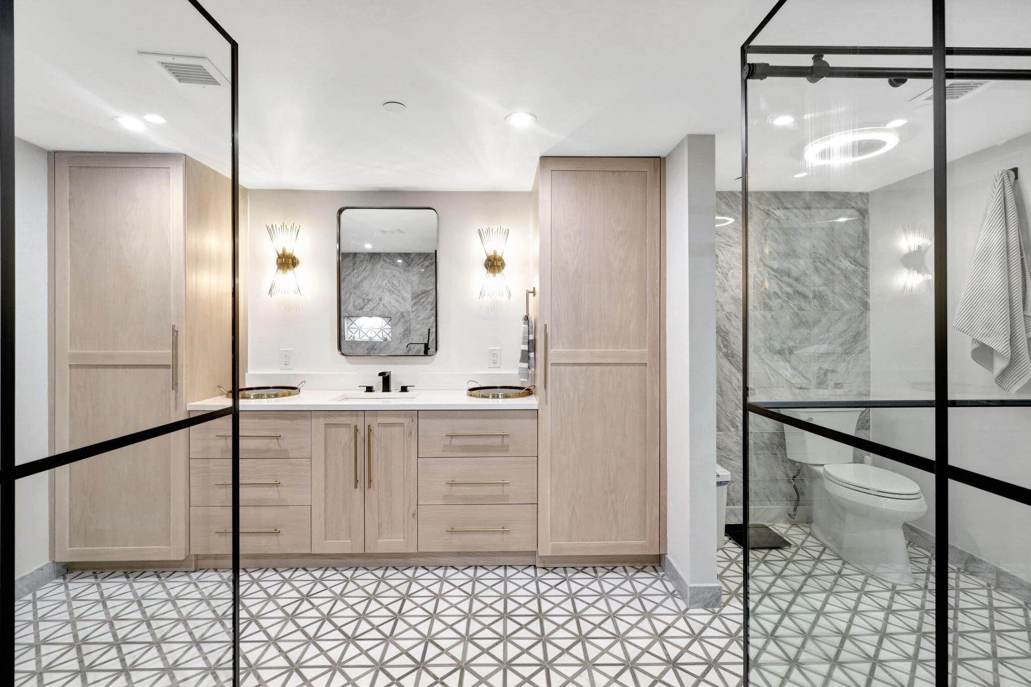 2427 Presidential Way 802