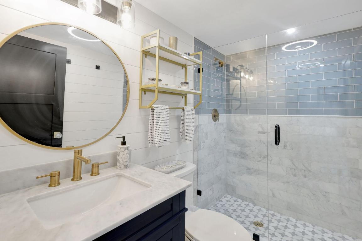 2427 Presidential Way 802