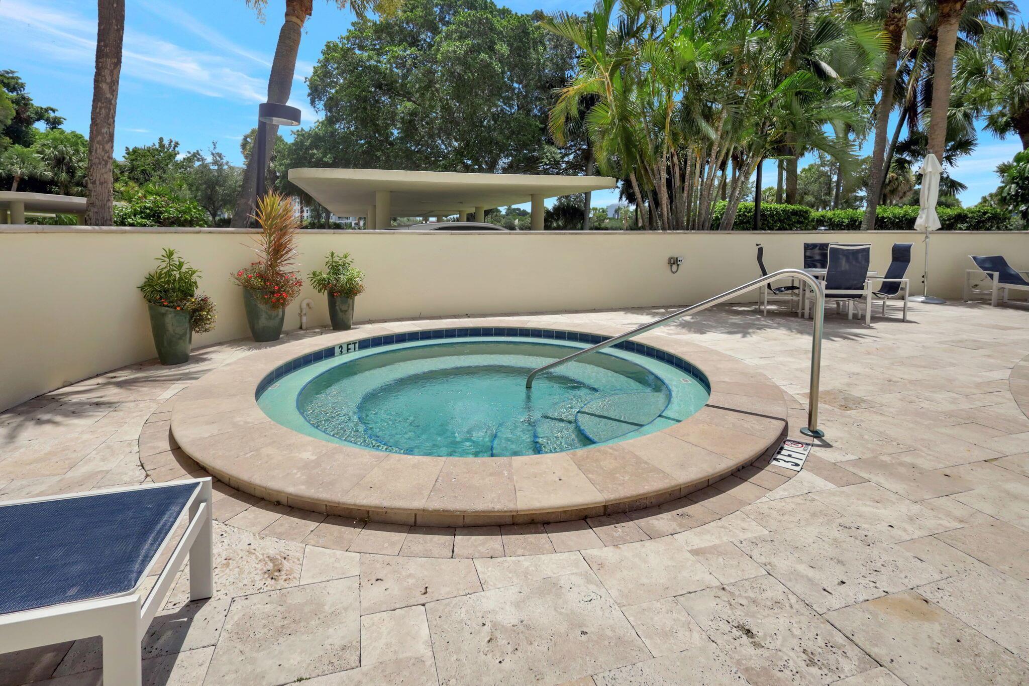 2427 Presidential Way 802