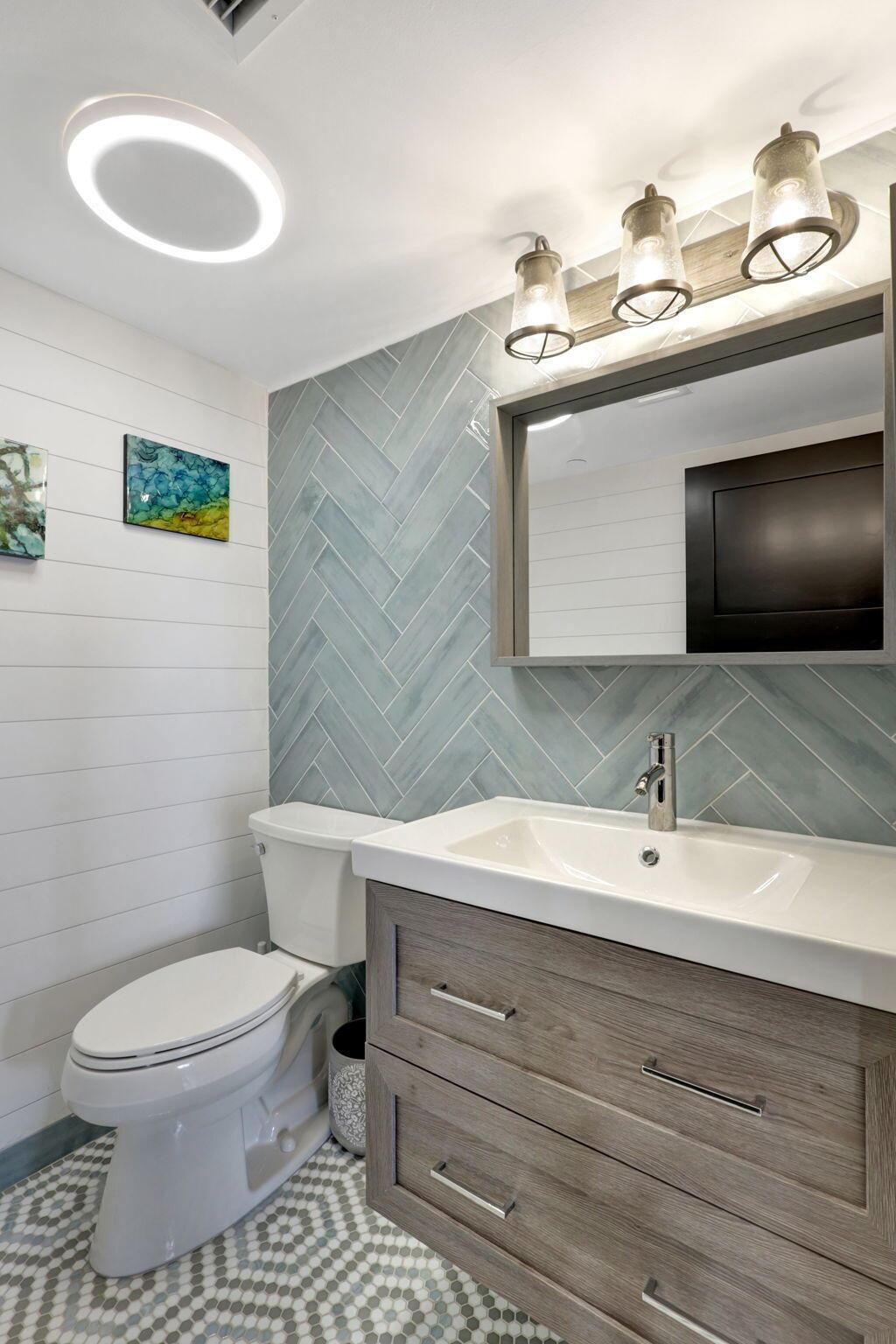 2427 Presidential Way 802