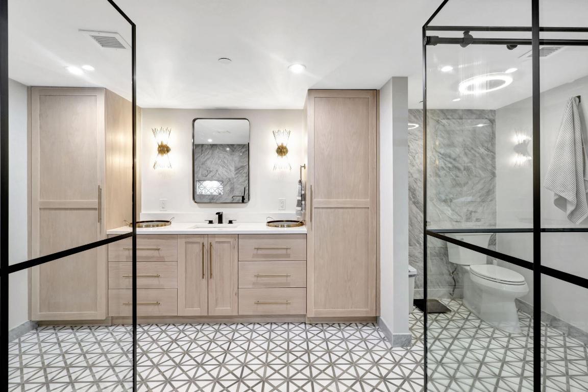 2427 Presidential Way 802