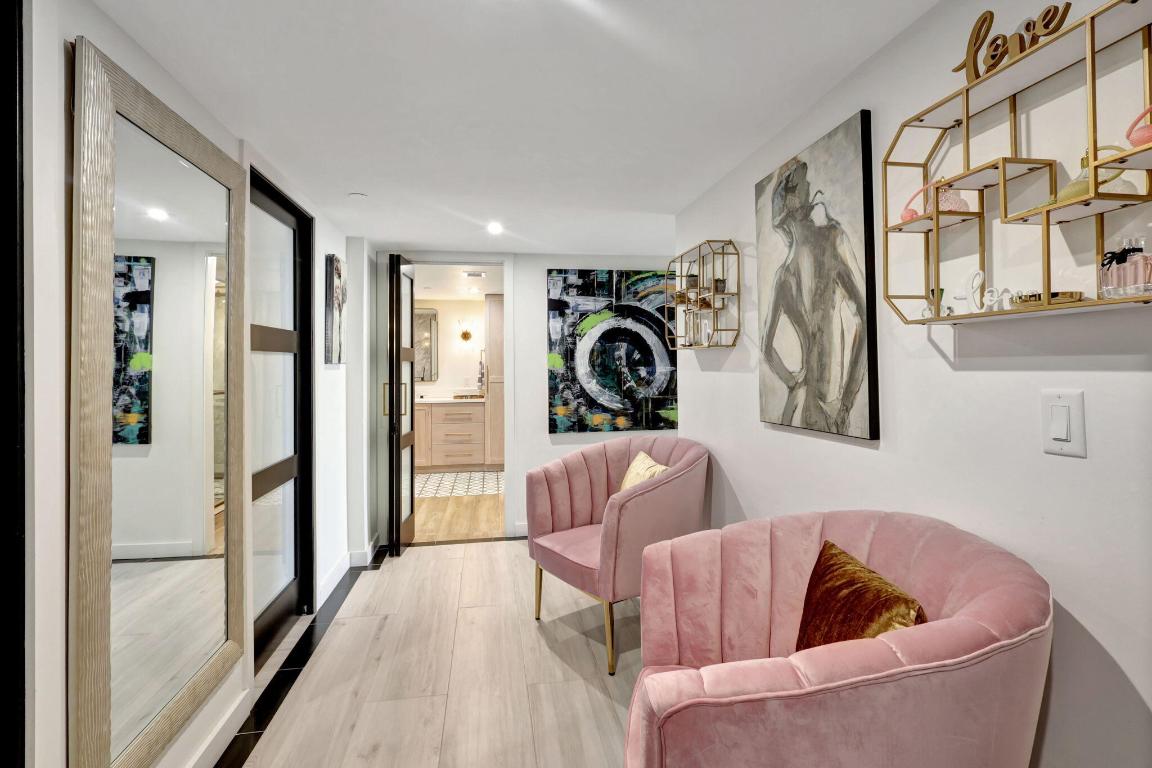 2427 Presidential Way 802