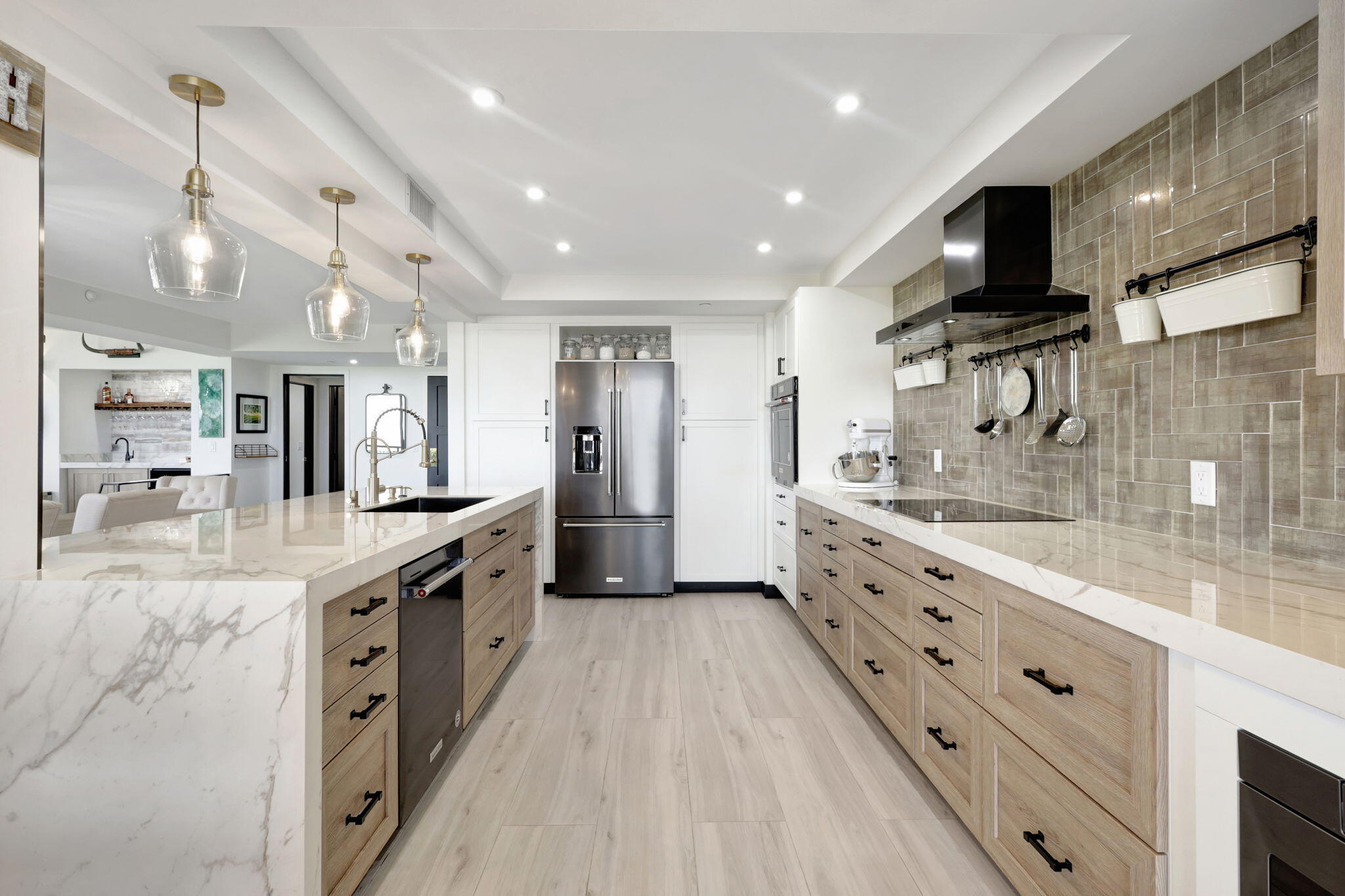 2427 Presidential Way 802