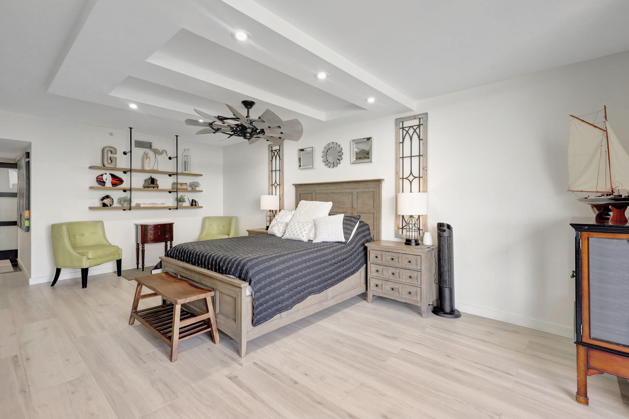 2427 Presidential Way 802