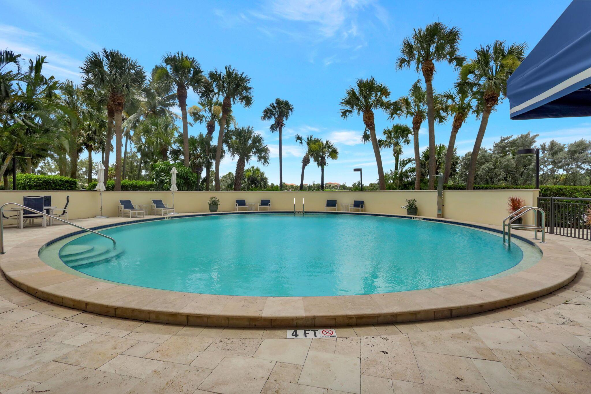 2427 Presidential Way 802