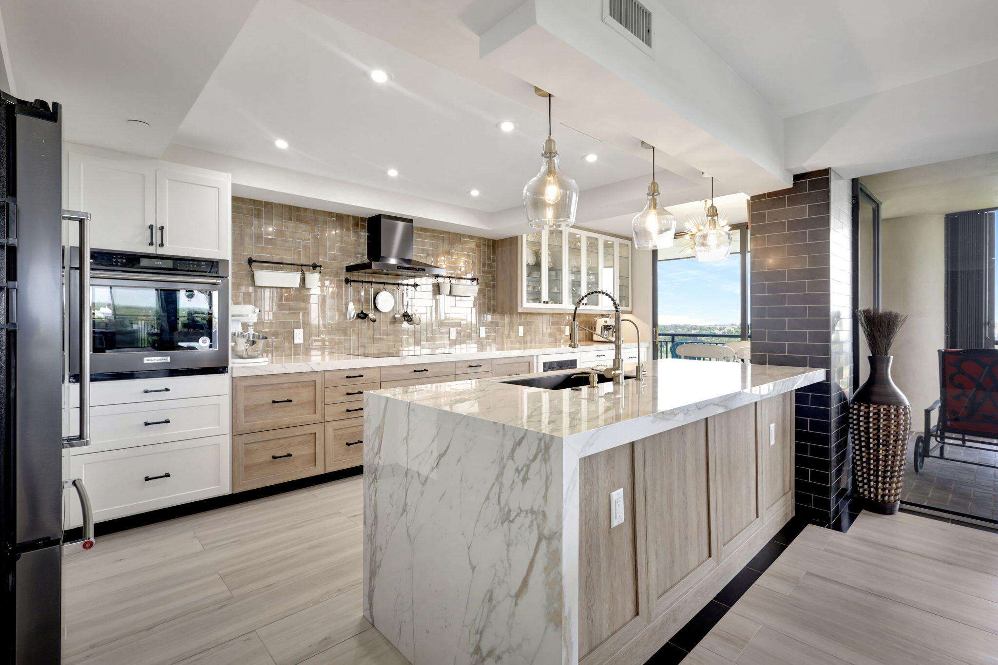 2427 Presidential Way 802