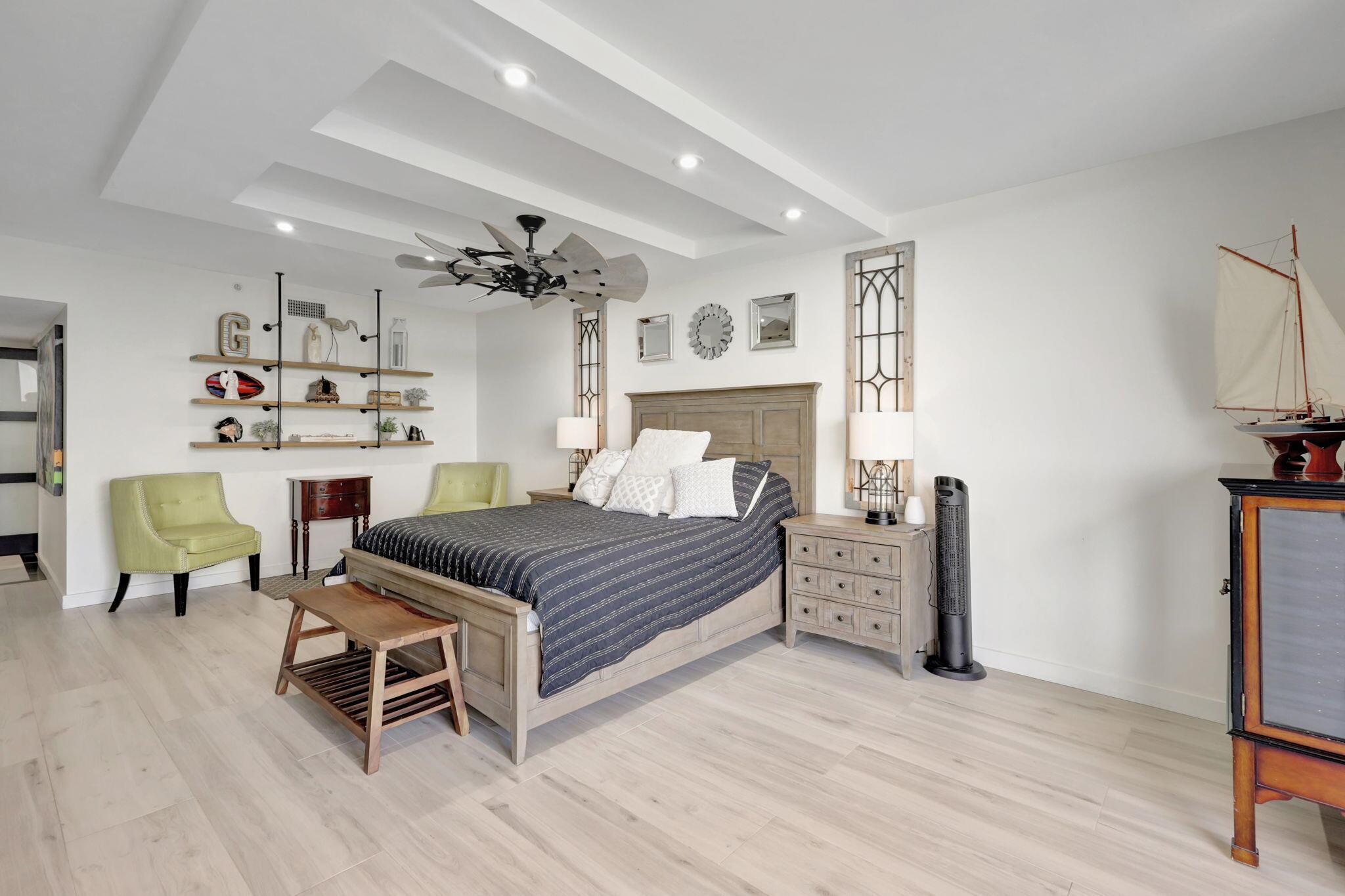 2427 Presidential Way 802