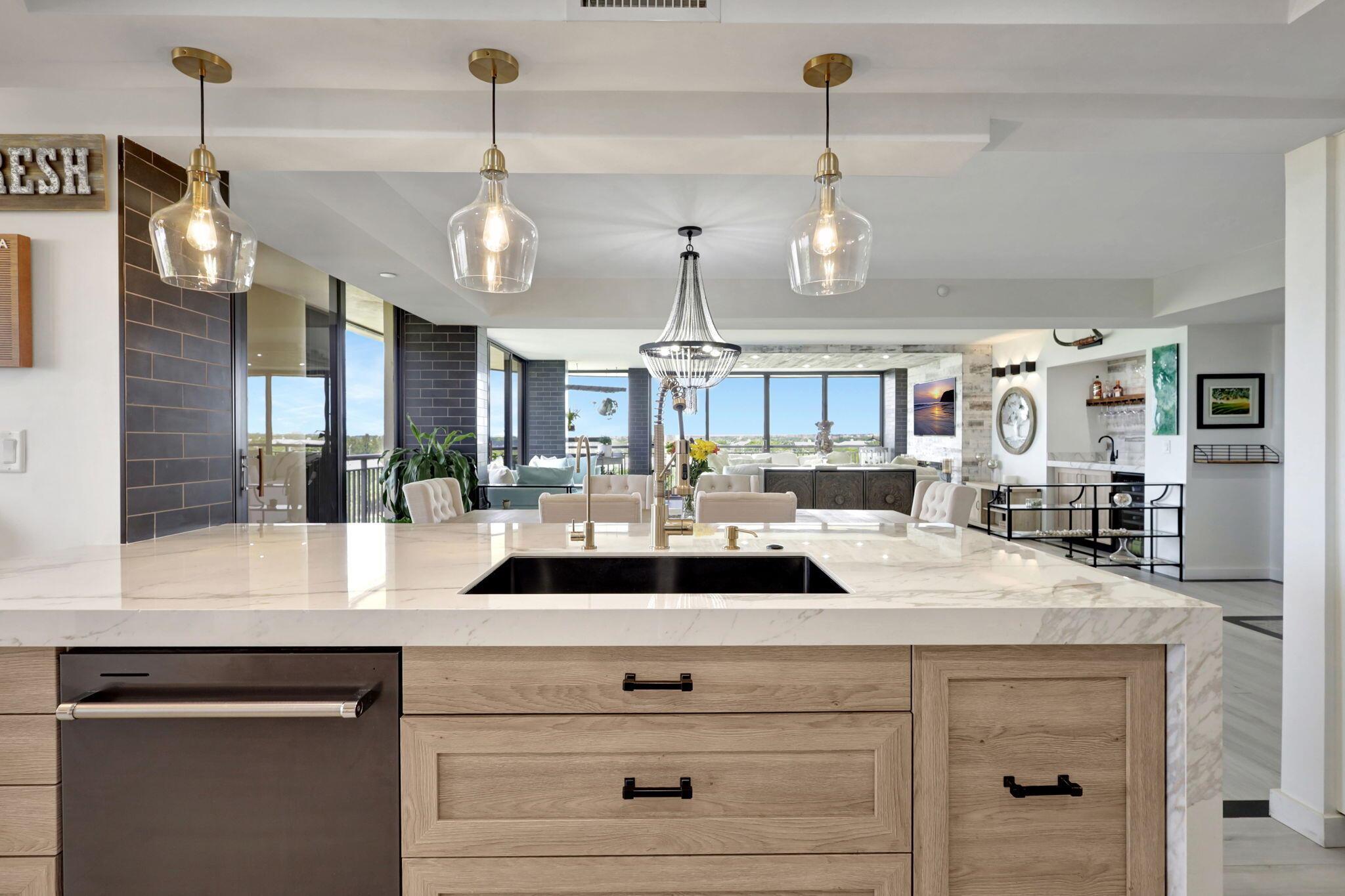 2427 Presidential Way 802