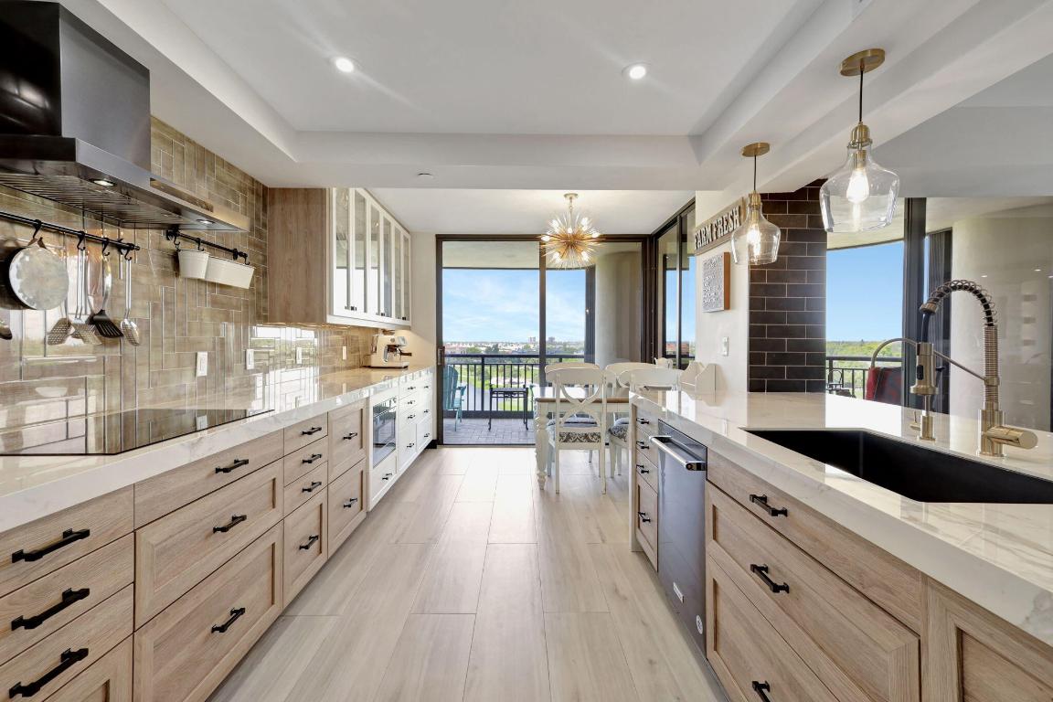 2427 Presidential Way 802