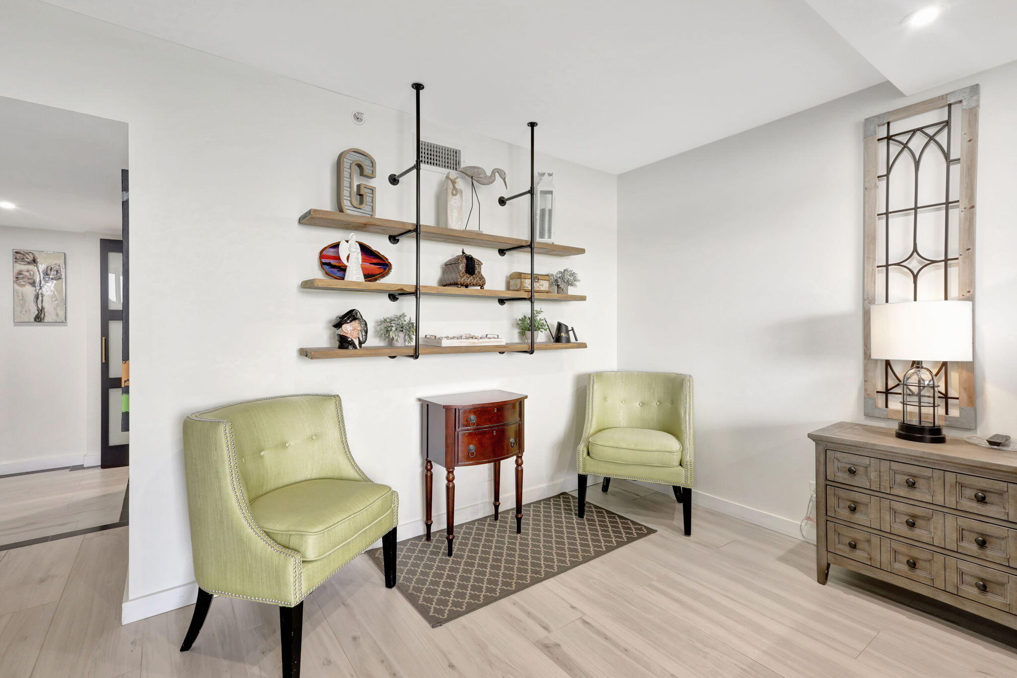 2427 Presidential Way 802