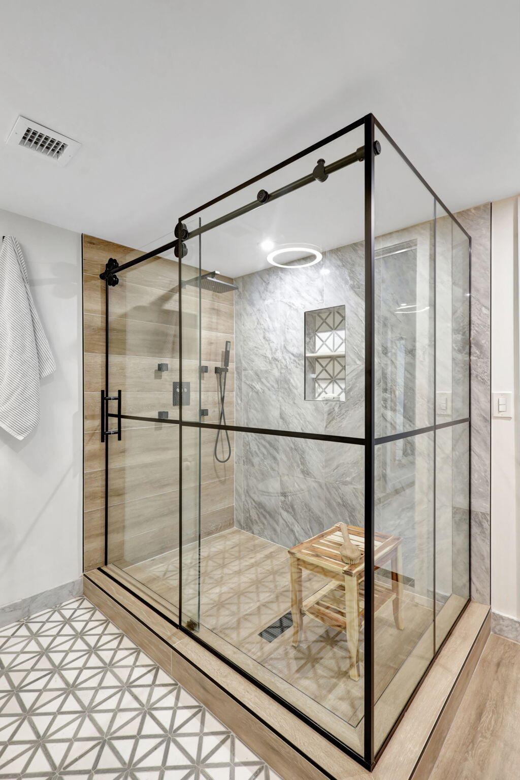 2427 Presidential Way 802