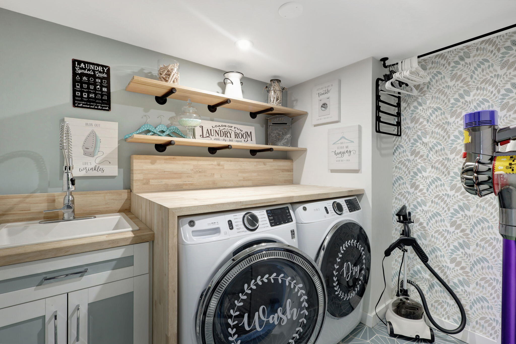 2427 Presidential Way 802