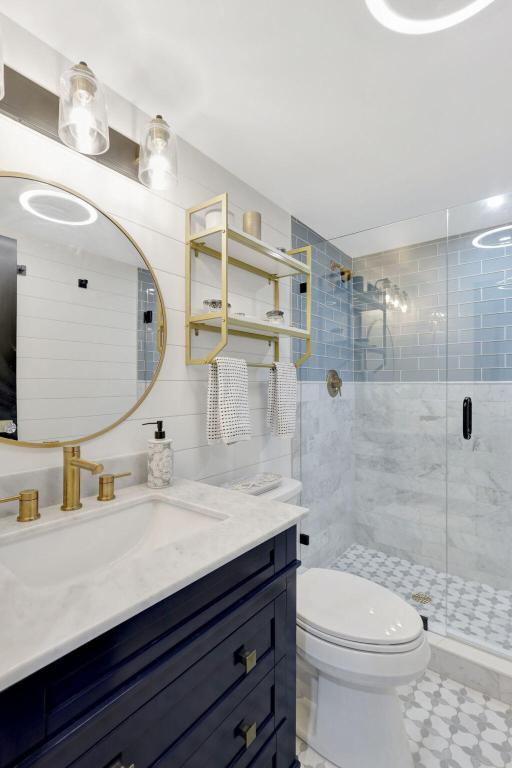 2427 Presidential Way 802