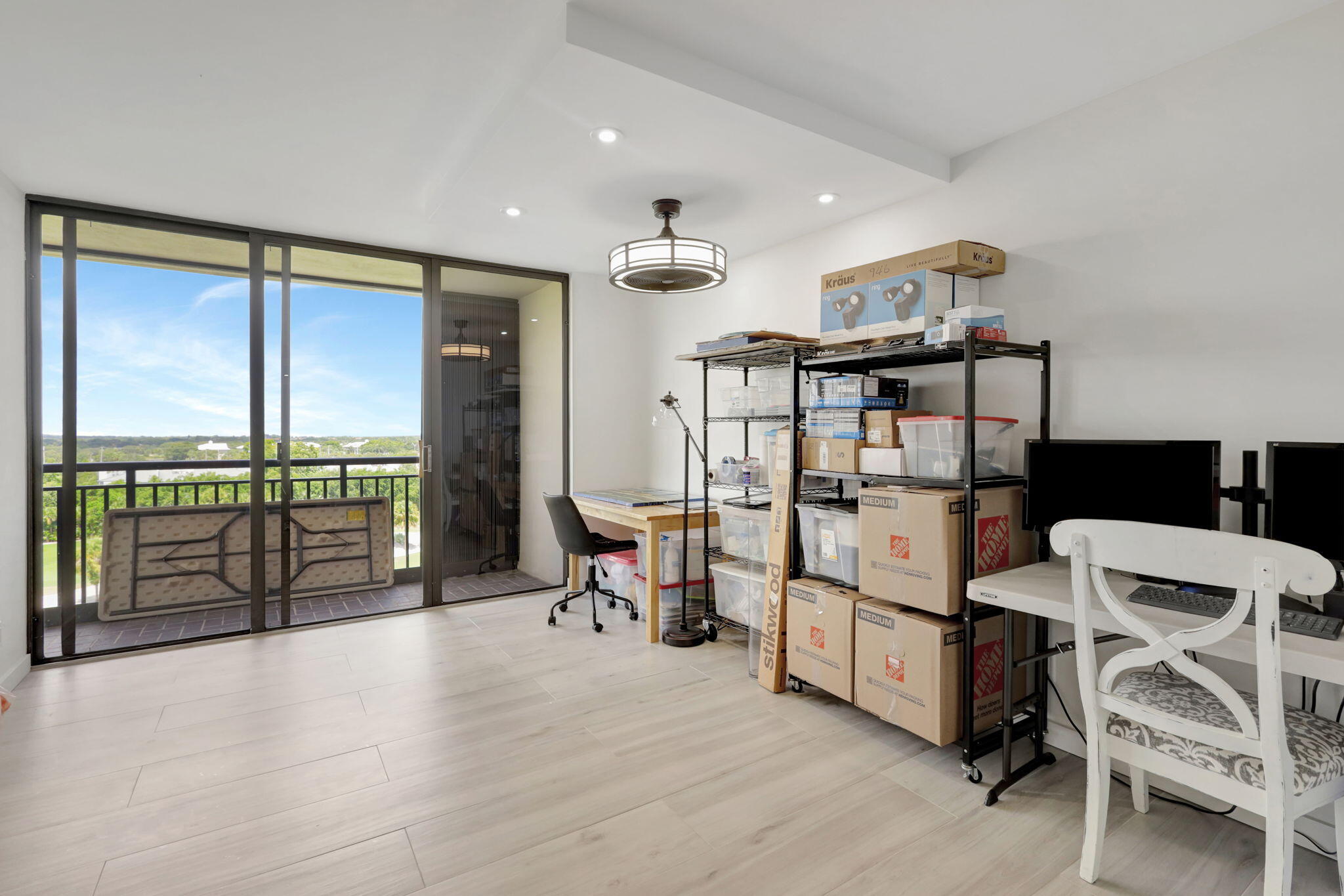 2427 Presidential Way 802