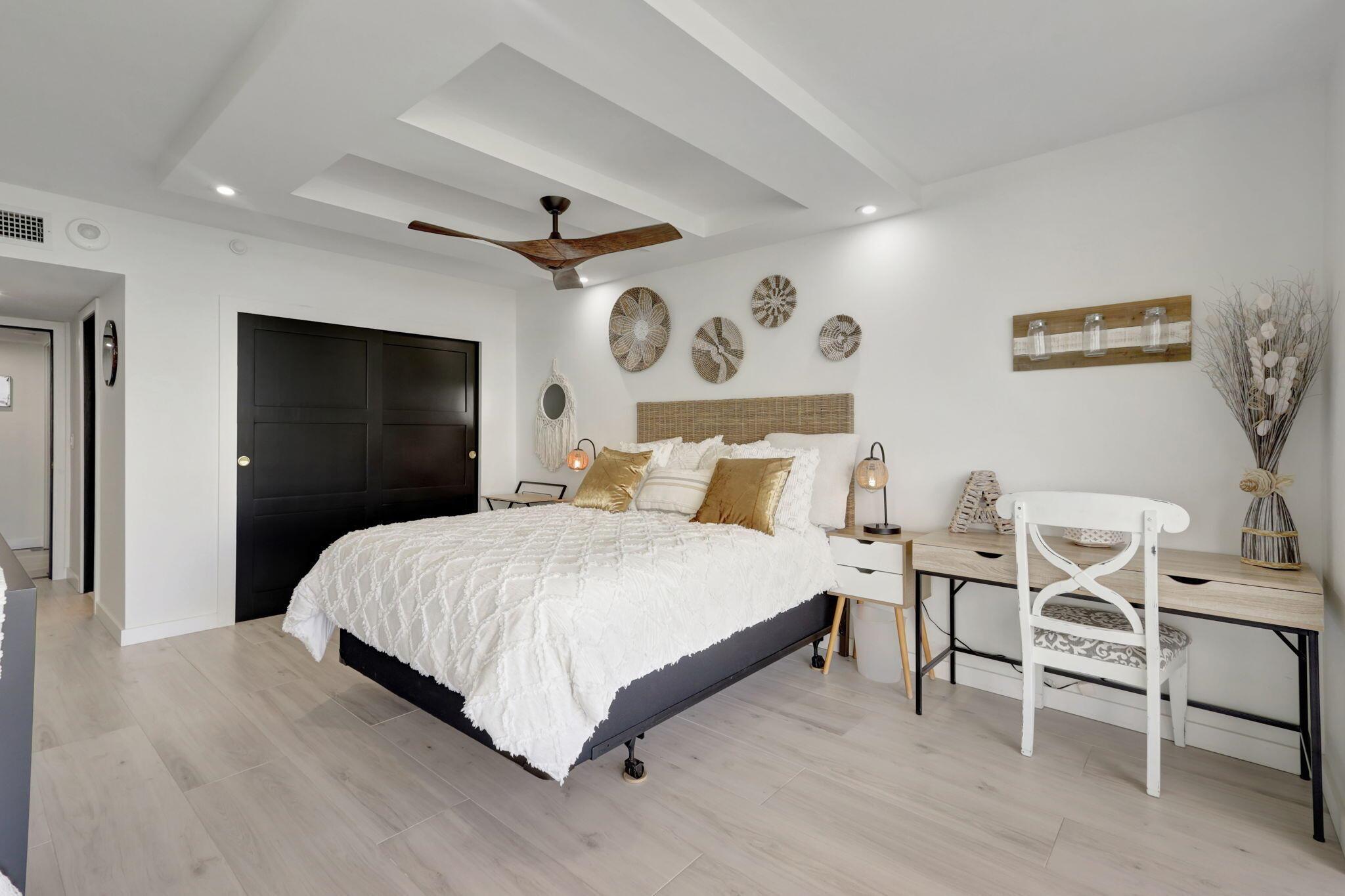 2427 Presidential Way 802